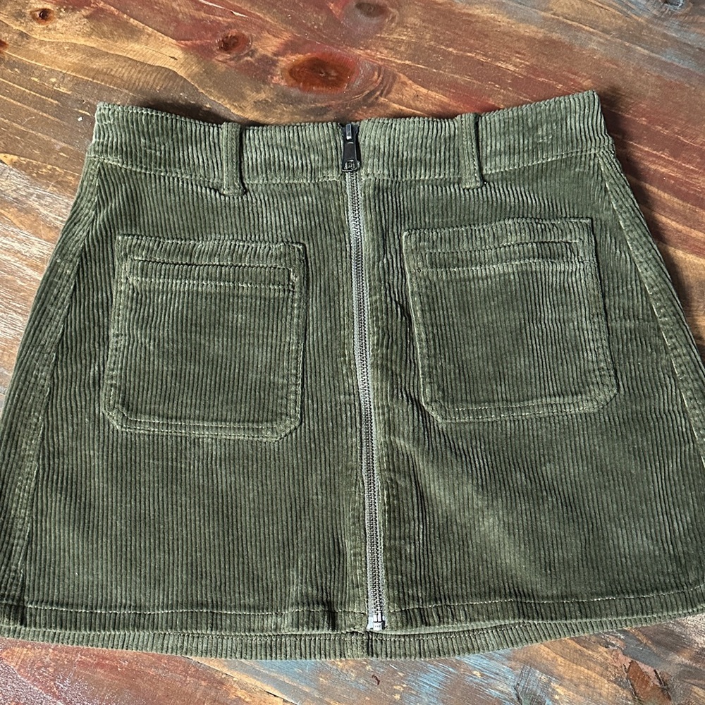 American Eagle Outfitters Green Corduroy Mini Skirt Size 2 NWOT
